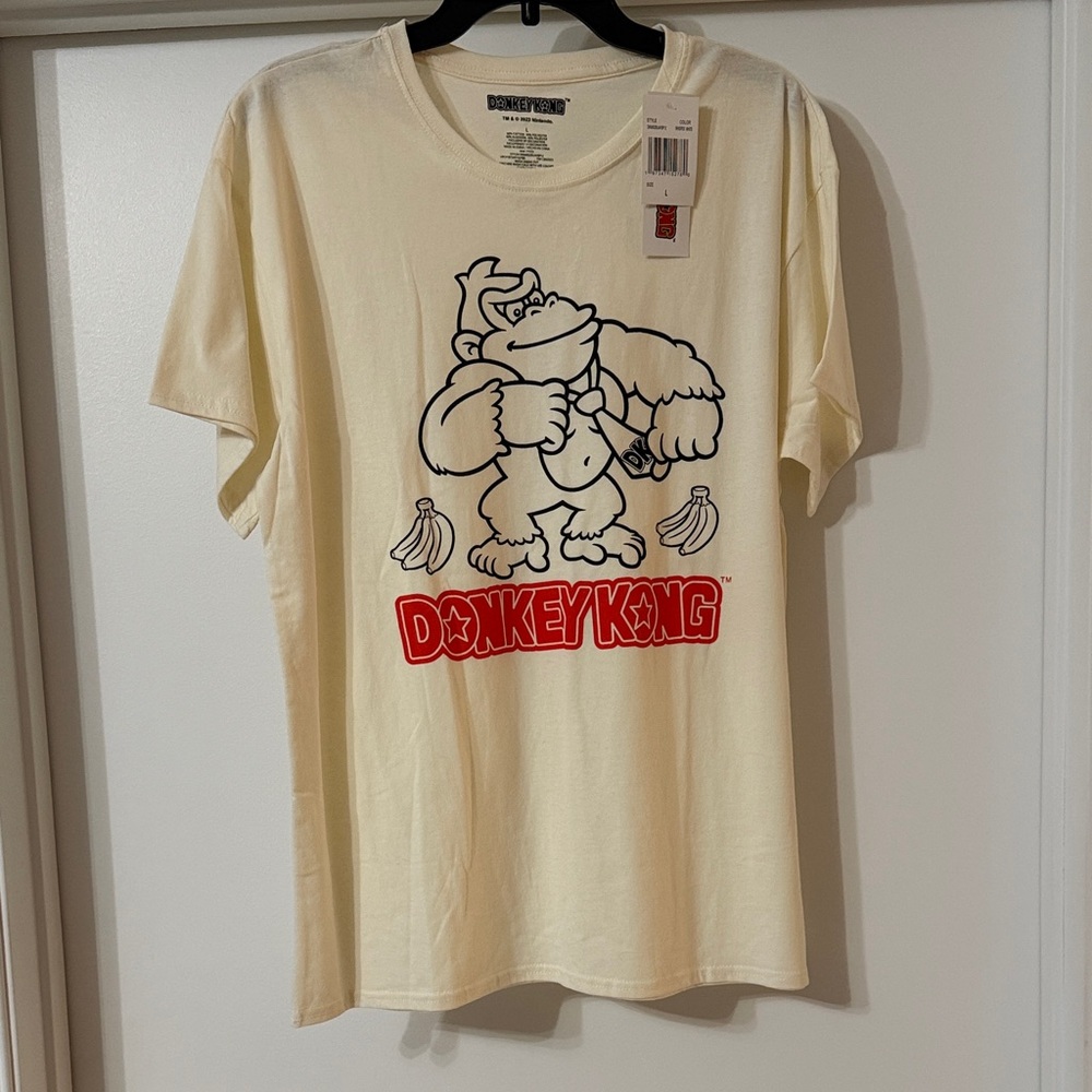 Nintendo Donkey Kong Cream and Red Graphic T-Shirt, size Large